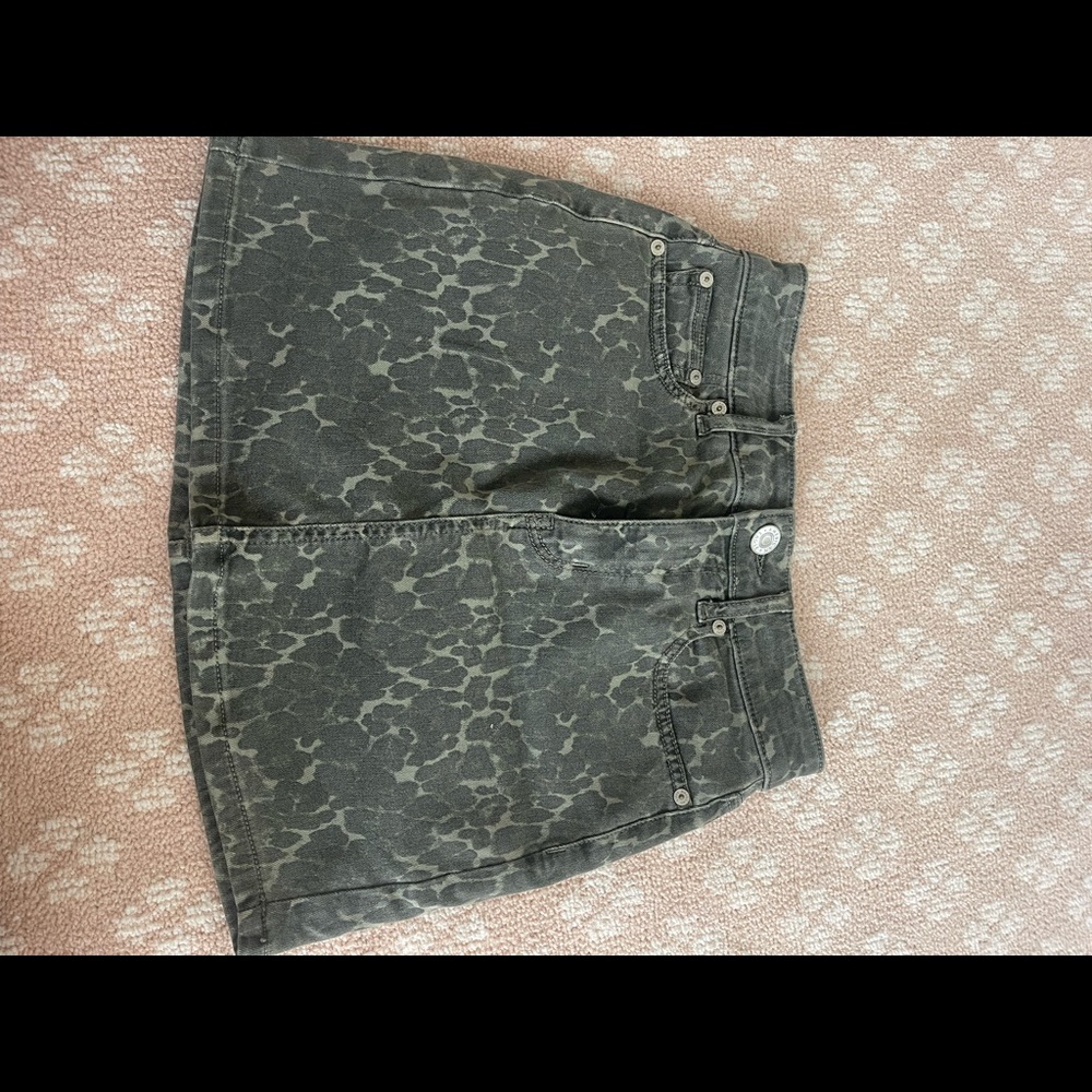 Green American Eagle skirt